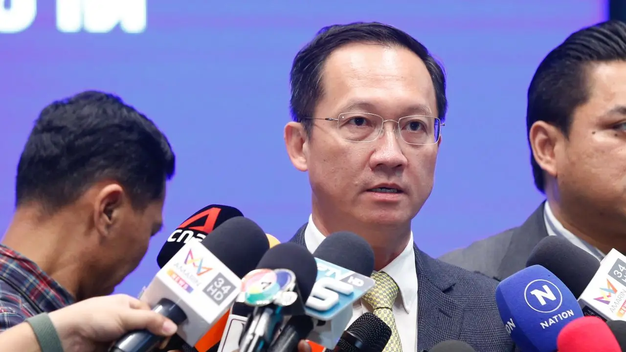 'อัครเดช' โต้กลับ 'รักชนก' จัดการ ปชน. บ้านตัวเองก่อน อย่าก้าวล่วงภูมิใจไทย