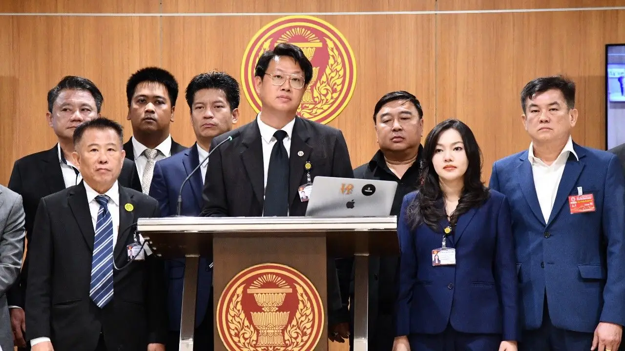 'คริส' เกาะติดไม่ปล่อย 'ระบบอากง' จ่อยื่น ป.ป.ช. สอบโครงการย่อย กทม.