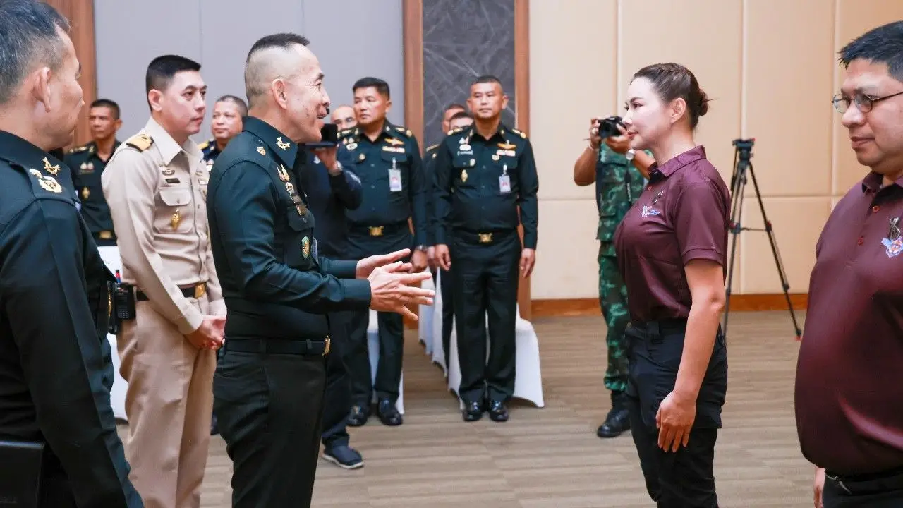 กลาโหมเรียกกำลังพลสำรอง 26 นาย ติวเข้มรับมือเหตุฉุกเฉิน 'บุ๋ม ปนัดดา' ร่วมฝึกด้วย
