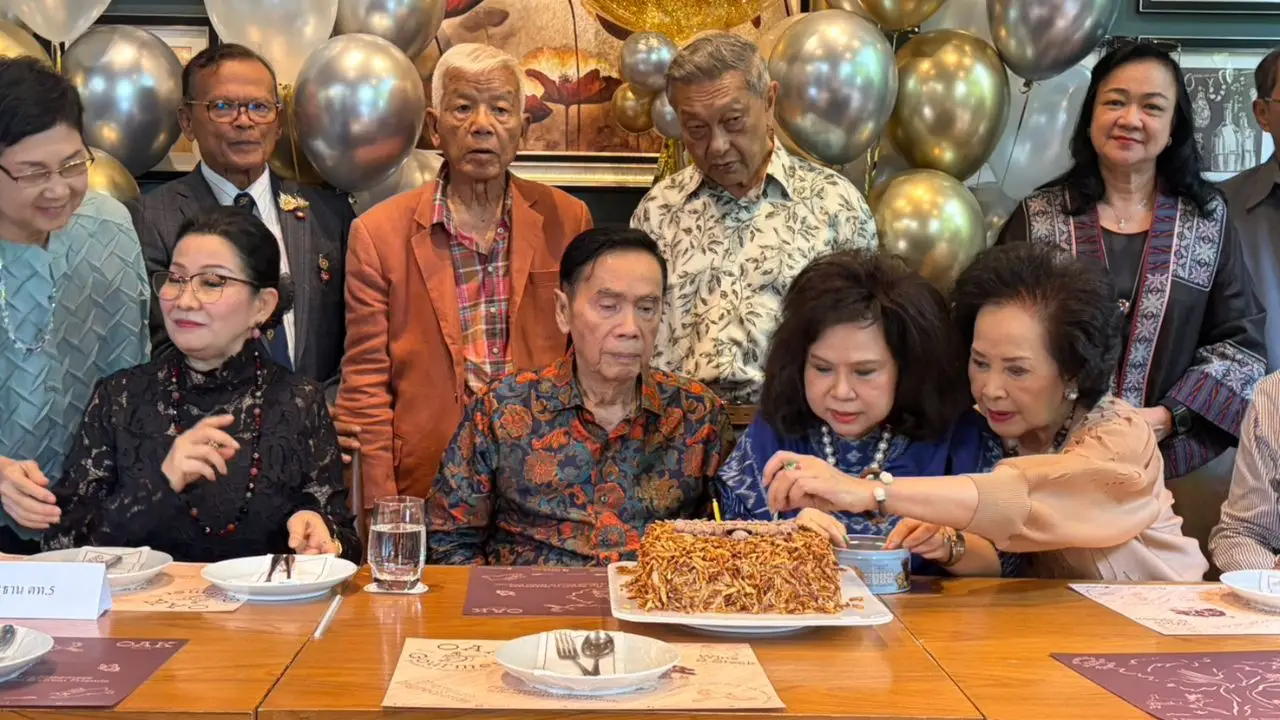 'บิ๊กตุ้ย' พล.อ.ชัยสิทธิ์ ชินวัตร เปิดใจวันเกิด 81 ปี ชี้รัฐบาลอนุทิน มาถูกทาง แนะเร่งปราบทุจริต