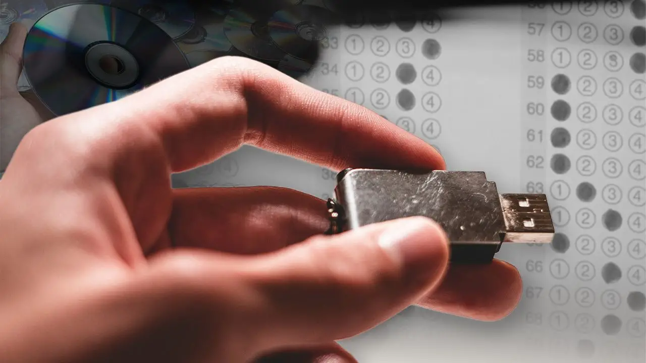 เพราะ 'เขียนทับไม่ได้' CD-DVD อาจกันโกงได้ดีกว่า Flash Drive ในสอบท้องถิ่น