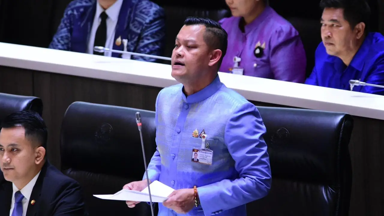 'ธนกร' แนะฝ่ายค้านติเพื่อก่อ ไม่ใช่สาดโคลน มั่นใจ งบฯ 70 ทุกบาทใช้ยกระดับประชาชน