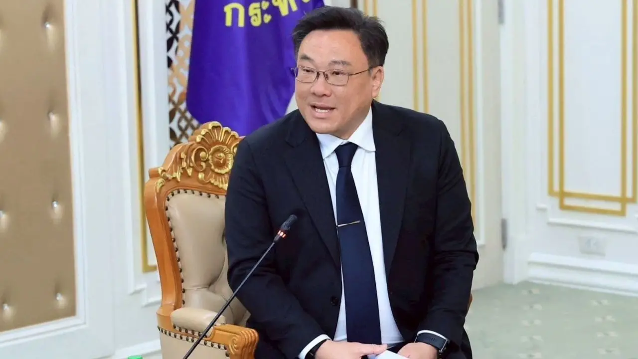 'จุลพันธ์' บอกเพื่อไทยมีร่าง รธน. ใหม่แล้ว รอรวมชื่อ สส. ยินดี 'ชัชชาติ' ชนะเลือกตั้งผู้ว่าฯ กทม.