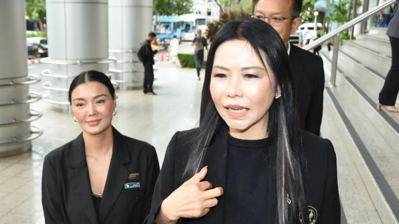 คุก 1 ปี แต่ให้รอลงอาญา ปรับ 1 แสนบาท 'ทนายกุ้ง' หมิ่นประมาท 'ปู-มัณฑนา'