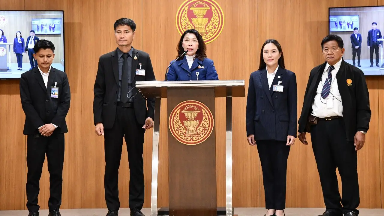 กมธ.พาณิชย์ฯ ยื่น 4 ข้อเสนอรมว.พาณิชย์ แก้วิกฤตขยายเวลานำเข้าข้าวโพดเลี้ยงสัตว์