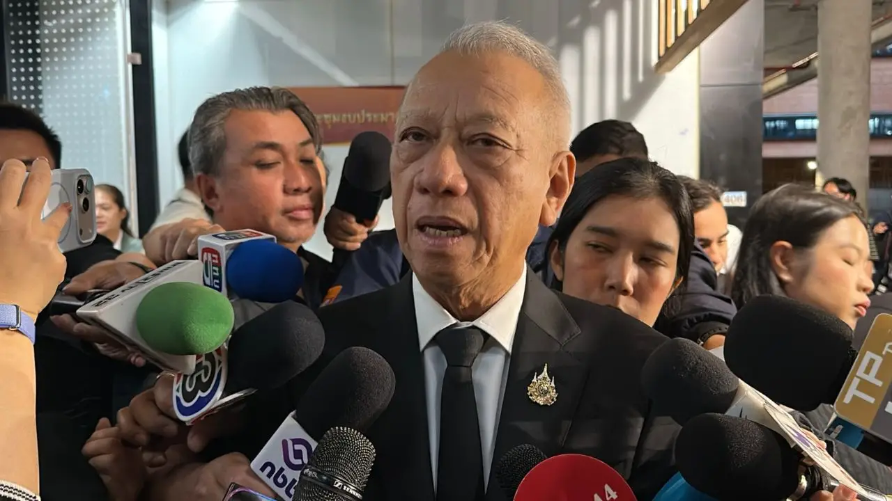 'พิพัฒน์' สยบข่าวลือภูมิใจไทยร้าว ย้ำ 2 น. 1 พ. เหนียวแน่น 'อนุทิน' บริหารประเทศ ไม่มีใครแทรกแซง