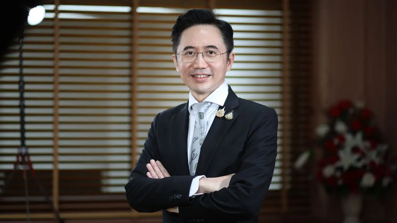 'ยศชนัน' เล่าที่มาวลี 'เติมเชน'- 'พ่อสมชาย-ลุงทักษิณ' คือต้นแบบการเมือง
