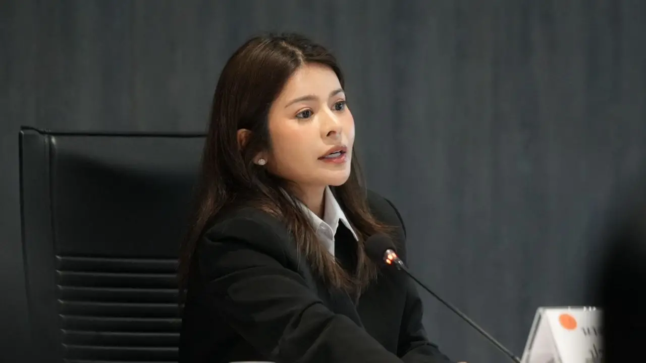 'ลิซ่า' ยันหลักฐานชัด 'ปธ.กสทช.' ขาดคุณสมบัติ จี้ 'มหิดล' ส่งเอกสารสอบสวนข้อเท็จจริง