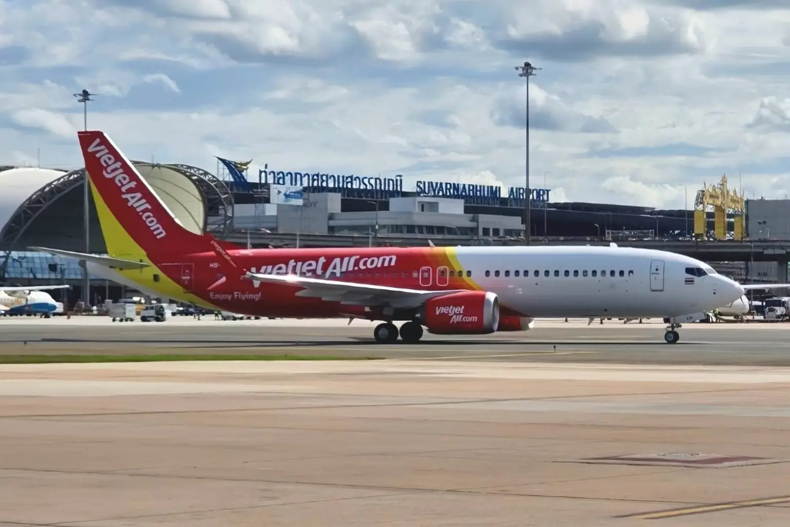 'โบอิ้ง 737-8' ลำแรกลอตใหญ่ 16 ลำ เข้าประจำฝูงบิน 'เวียตเจ็ทไทยแลนด์' แล้ว ปีหน้าครบ 50 ลำ