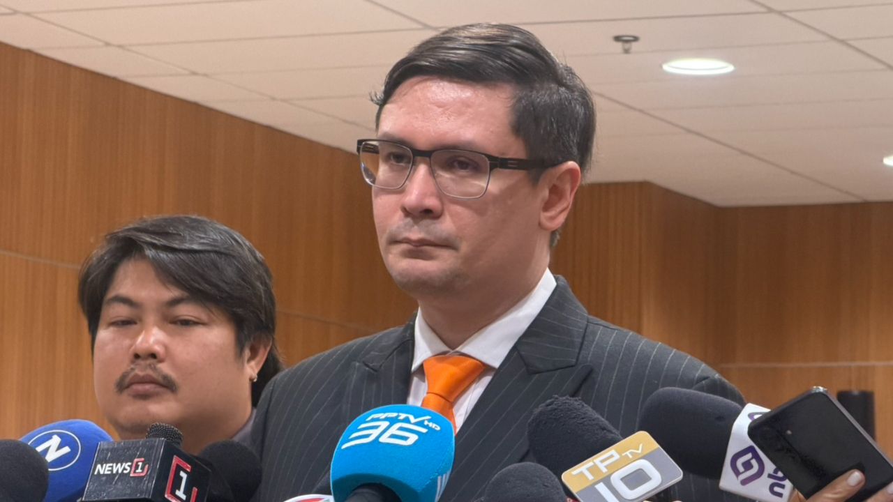 'โรม' จ่อเชิญ 'ไชยชนก' แจง กมธ. ปม 'TH-AI Passport' พบพิรุธบริษัทน้ำมันมีเอี่ยว