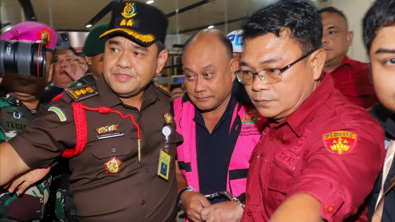 ตร.อินโดฯ จับผอ.สำนักงานโภชนาการแห่งชาติ ปมทุจริตโครงการอาหารกลางวัน ทำเด็กอาหารเป็นพิษนับหมื่นคน