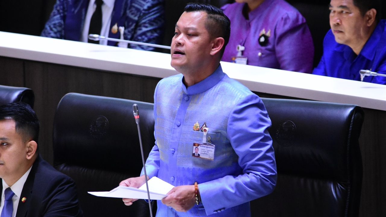 'ธนกร' แนะวงเงินกู้ 2 แสนล้านสำหรับลงทุนด้านเปลี่ยนผ่านพลังงาน ต้องโปร่งใส คุ้มค่า