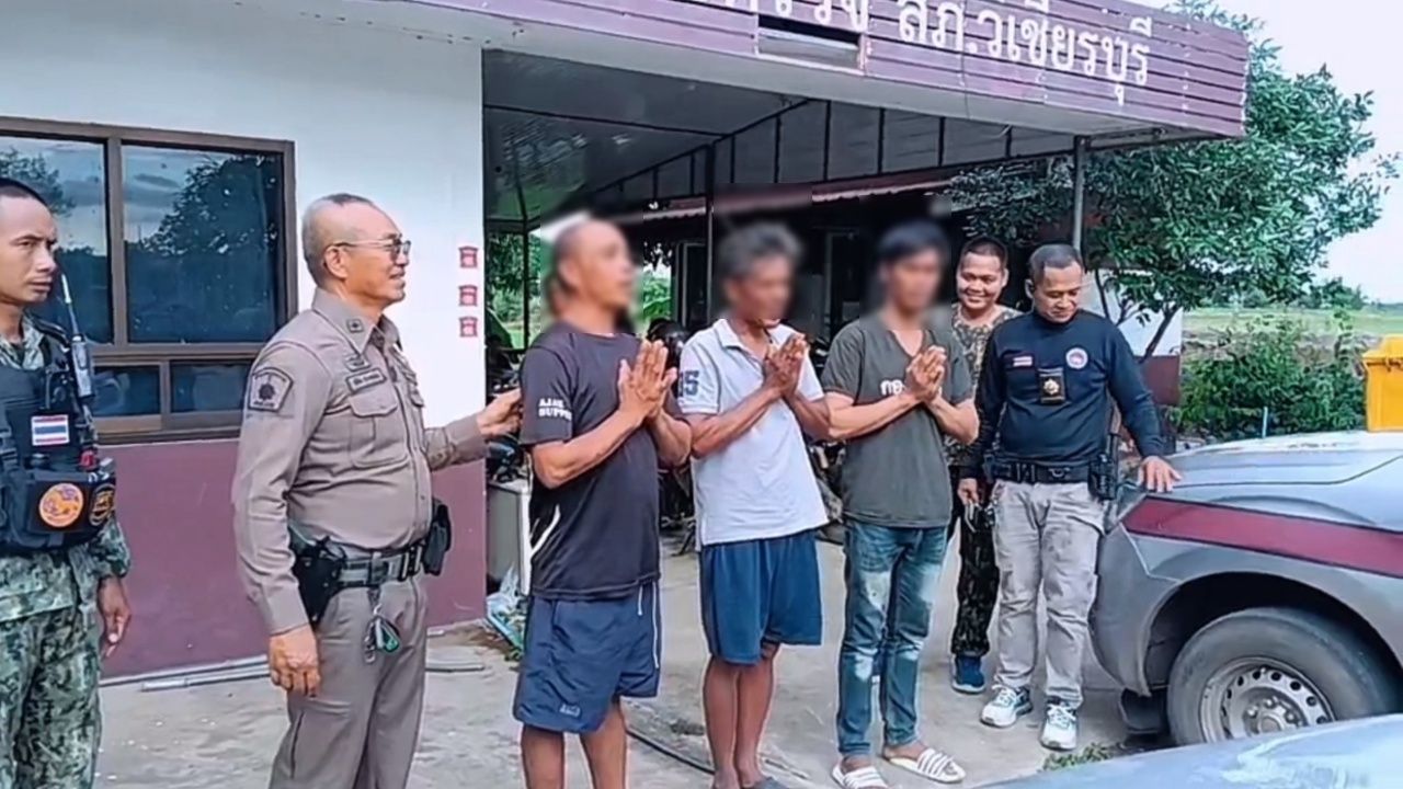 เพชรบูรณ์ ยาบ้า 3 เม็ด 100 ตำรวจจับพนมมือสาบาน 'เลิกยา' เป็นคนดีของสังคม