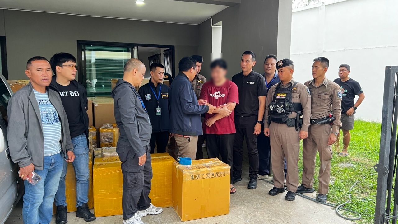 ทลายแหล่งขายบุหรี่ไฟฟ้ารายใหญ่ จ.กาญจนบุรี จับลูกจ้างคอยแพ็คสินค้า เร่งขยายผลเครือข่าย