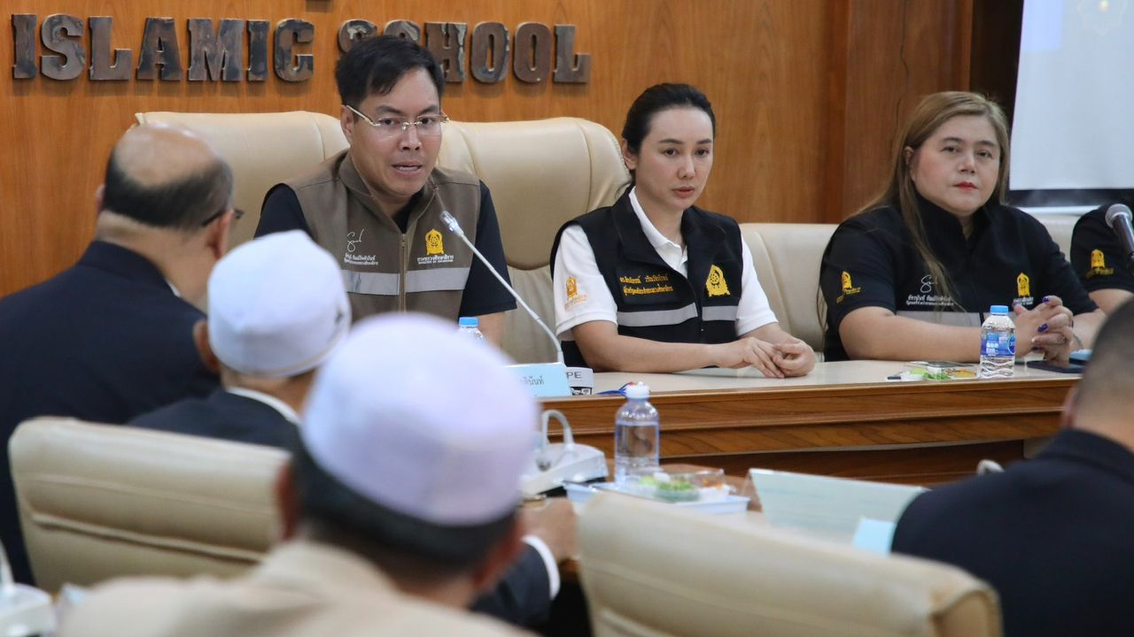'อัครนันท์' ควง 'ลิณธิภรณ์' ลุยปัตตานีติดตามเงินเยียวยา 'ครูปาตีเมาะ'