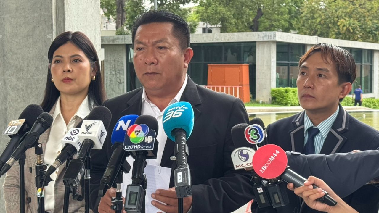 กลุ่ม สว.สำรอง บุกสภาฯ แฉ กกต. เตะถ่วงคดีฮั้วเลือกตั้ง ลากยาว 2 ปีส่อช่วยฟอกขาว