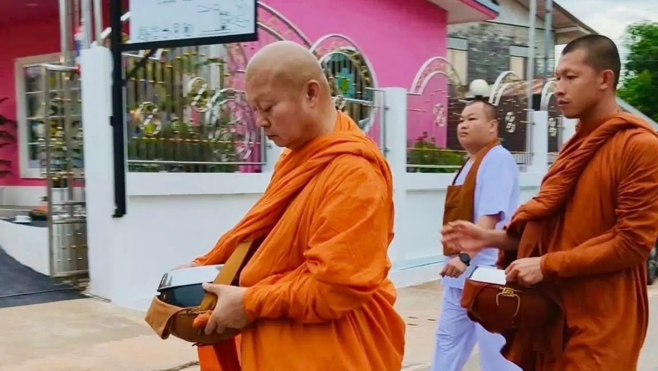 'แม่ทัพกุ้ง' บวชอุทิศแด่ทหารกล้า 1 พรรษา ได้รับฉายาว่า 'พระบุญสิน โชติปัญโญ'