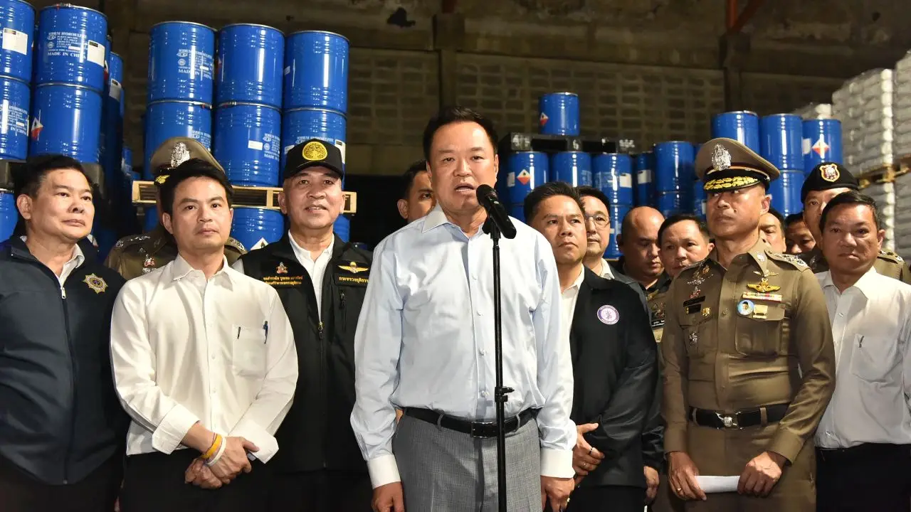 นายกฯ ฟิต กลับจากเวียดนาม แถลงจับยาข้ามชาติ ยึดสารผลิตยาบ้า 1,100 ล้านเม็ด