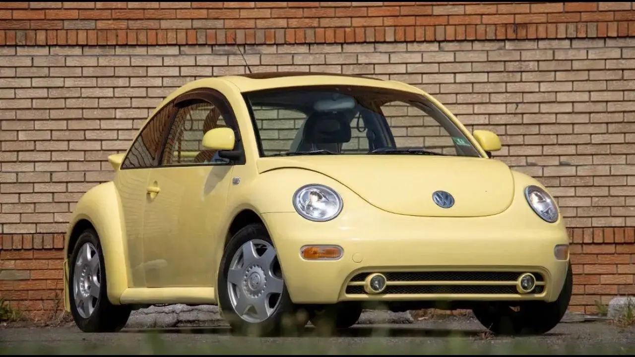 รถพระที่นั่ง Volkswagen New Beetle สมเด็จพระเจ้าลูกเธอ เจ้าฟ้าพัชรกิติยาภาฯ