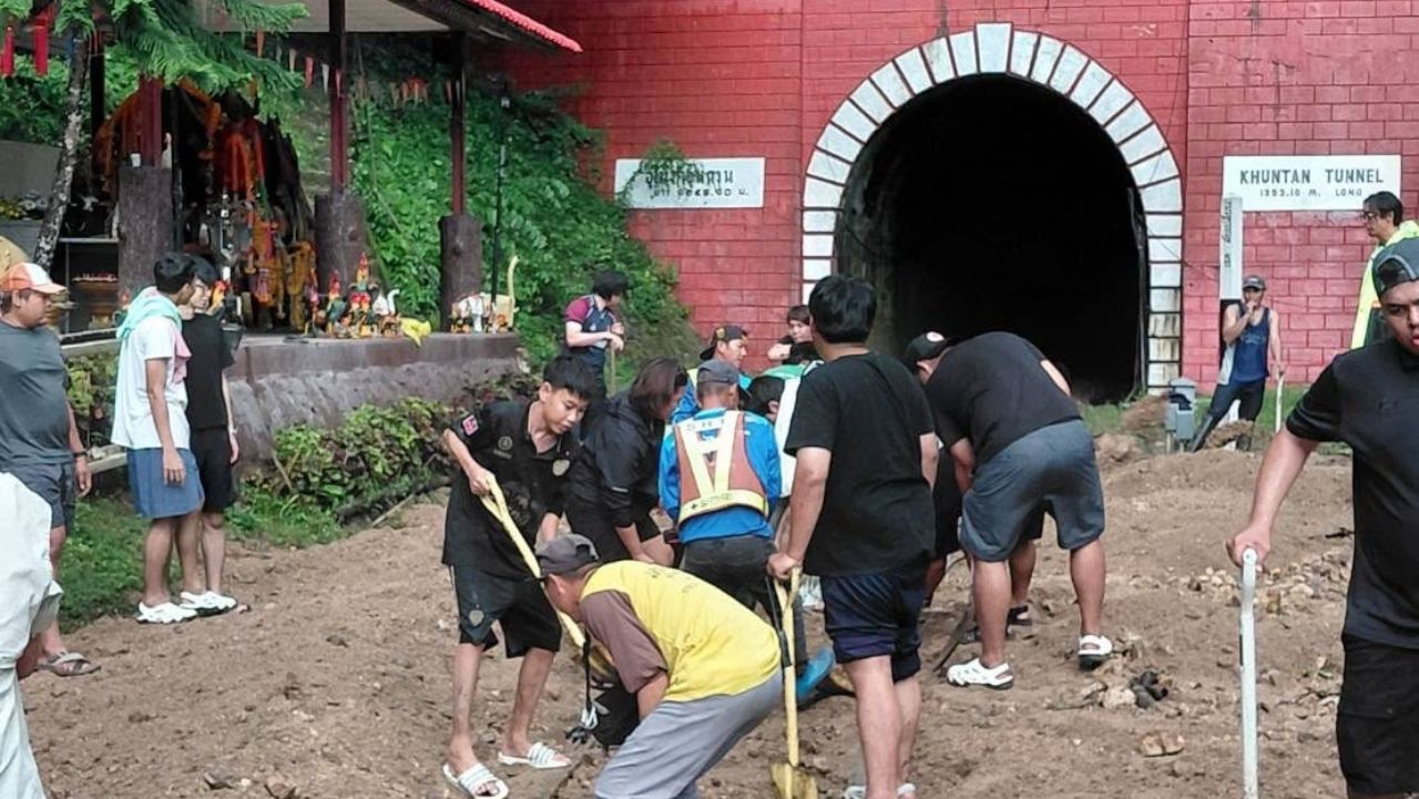 แจ้งปิดทางชั่วคราว ระหว่างสถานีขุนตาน-แม่ตานน้อย หลังฝนตก ดินสไลด์
