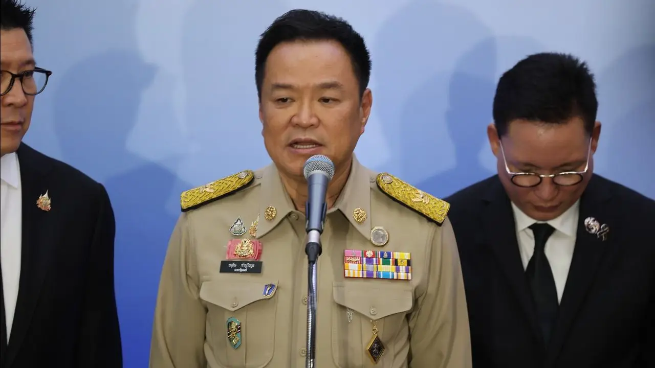 'อนุทิน' บอก 'ดีอี' แจงปม TH AI Passport แล้ว เชื่อหากทำผิดกฎหมาย ระบบจะทำให้ล้มไปเอง
