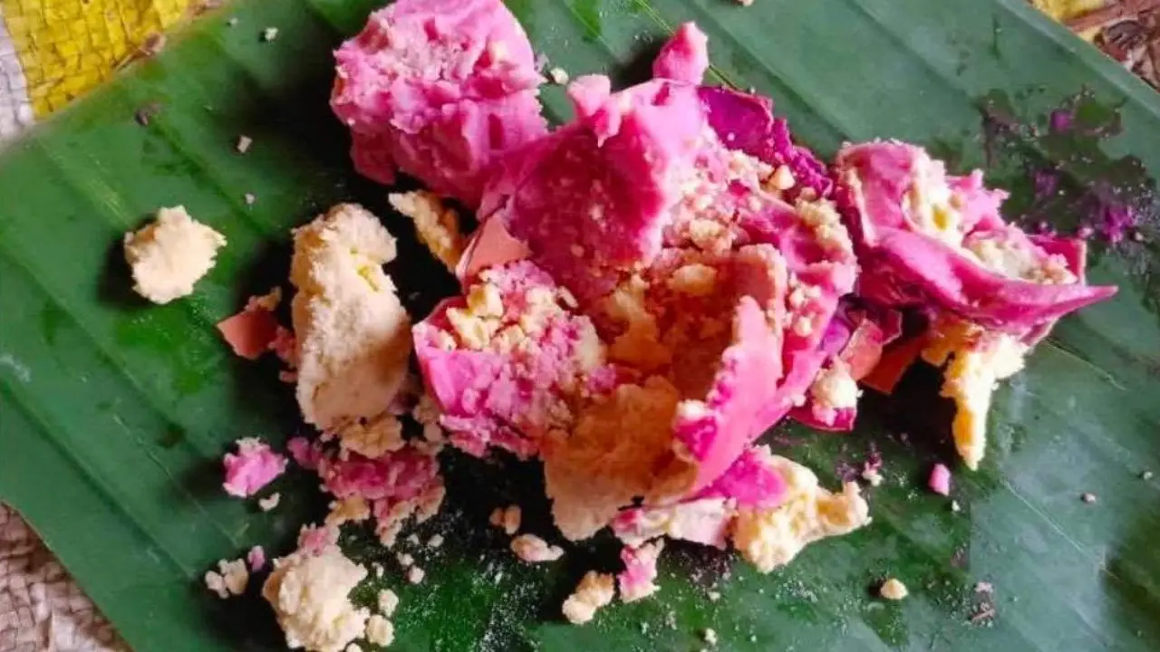'ไข่ไก่สีชมพู' เป็นไข่จริง แต่อาจปนเปื้อนแบคทีเรีย เตือนห้ามกินเด็ดขาด