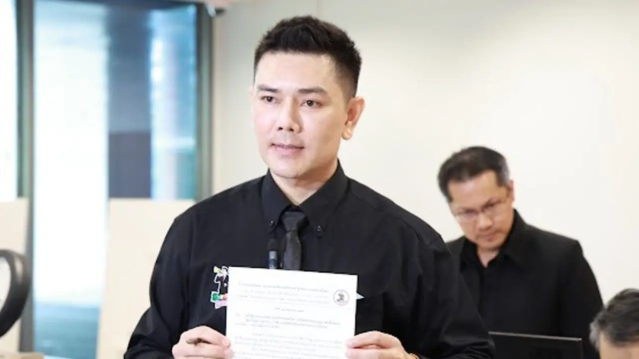 'ทนายอั๋น' บุกร้องผู้ตรวจการแผ่นดิน เบรก 3 กกต. ทำคดีฮั้ว สว.