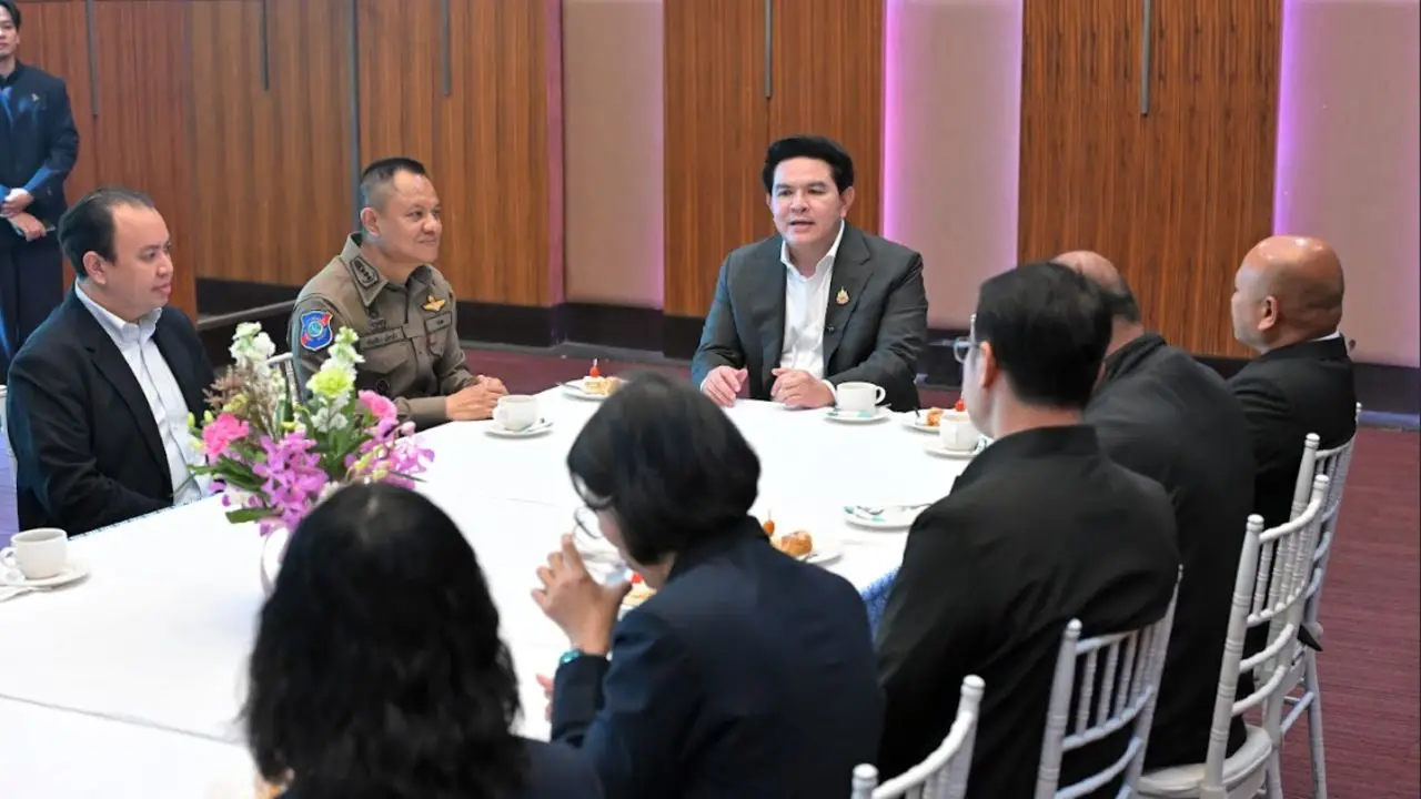'สุรศักดิ์' ลุยเกาะสมุย ล้อมคอกสกัดนอมินี ดัน 'สมุยโมเดล' ปั๊มเที่ยวภาพลักษณ์สูง