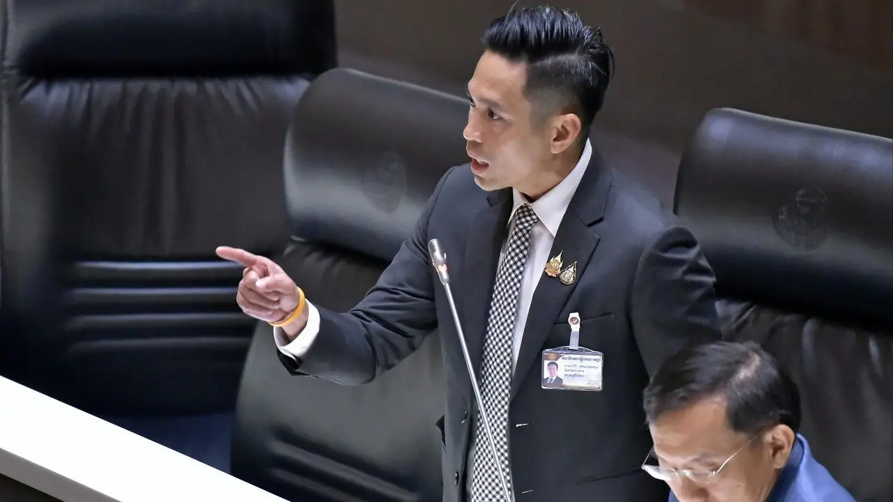 'กรวีร์' ย้ำความเห็นไม่ใช่คำวินิจฉัย หวั่นซ้ำรอยปม ประชามติ