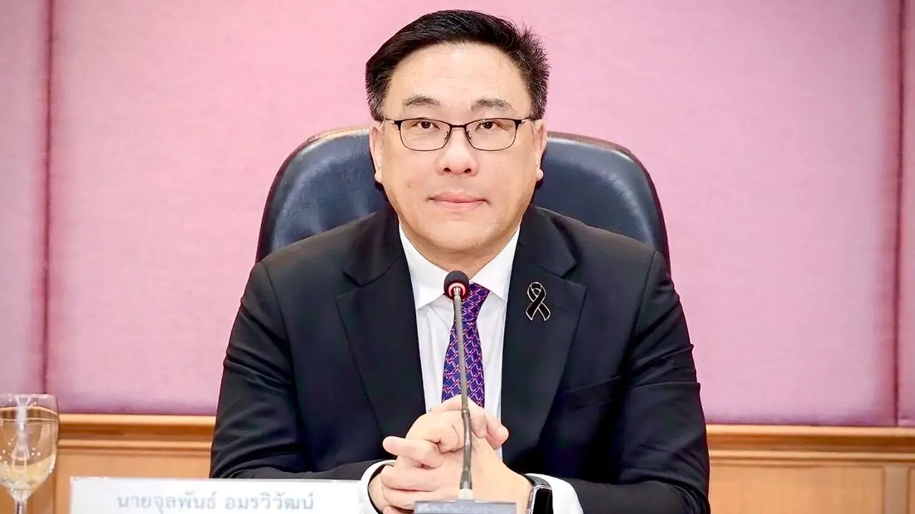 'จุลพันธ์' ลุยจัดระเบียบแรงงานต่างชาติ ตรวจเข้มภูเก็ต พบแรงงานผิดกฎหมาย 69 ราย