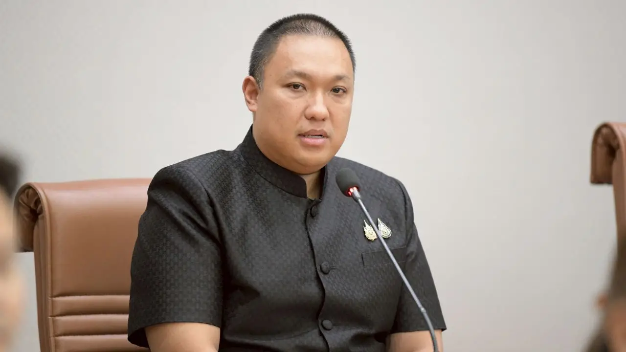 'พลพีร์' ลงนามประกาศลดค่าธรรมเนียมโอนบ้าน-คอนโด เหลือ 0.01% ไปอีก 1 ปี ถึง 30 มิ.ย. 70
