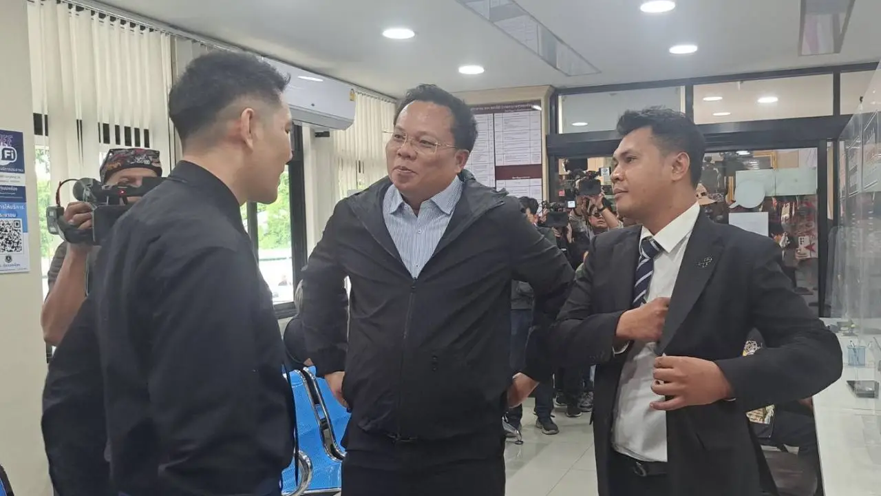 'กฤต' เปิดหน้า รับเป็นคนในคลิปเสียงตบทรัพย์โกงสอบ ขอโทษ 'ทรงศักดิ์' ทำเสื่อมเสีย
