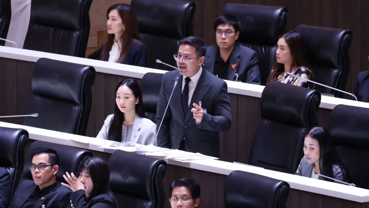 'เอกราช' แฉ 3 ปีศาจ 'ทหารผี - วิจัยผี - รมต.ปีศาจ' กัดกินงบกลาโหมของประเทศ