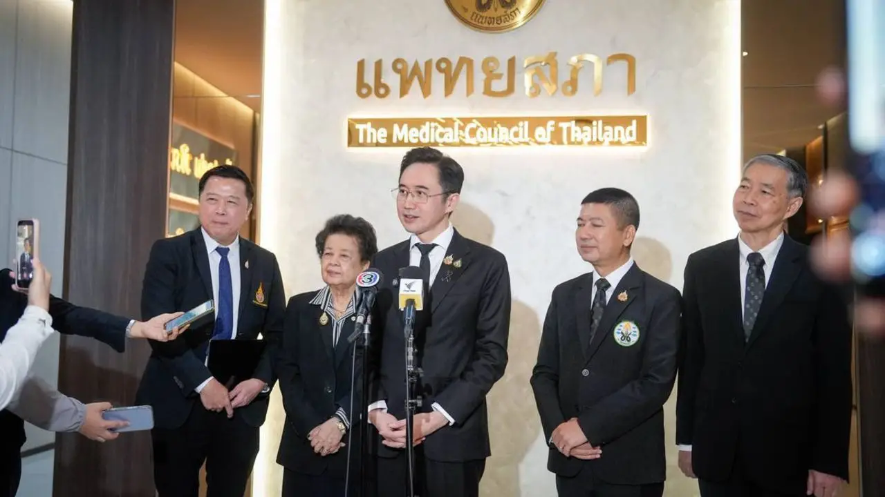 อว. จับมือ 'แพทยสภา' ผ่าทางตันผลิตแพทย์ดเพิ่ม ดึงเทคโนโลยีรั้งหมอให้อยู่ต่อ
