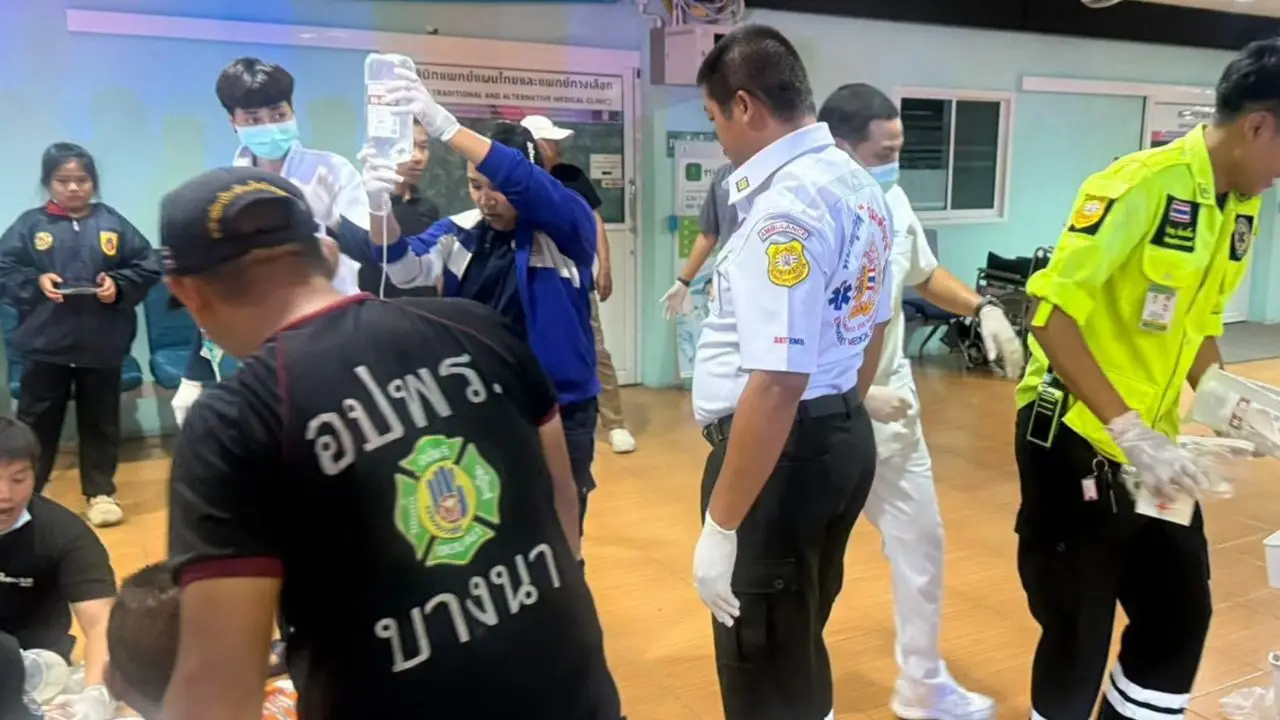 เกิดเหตุจุดไฟเผา ซอยปุณวิถี 12 มีผู้บาดเจ็บ 5 ราย เร่งนำตัวส่ง รพ.