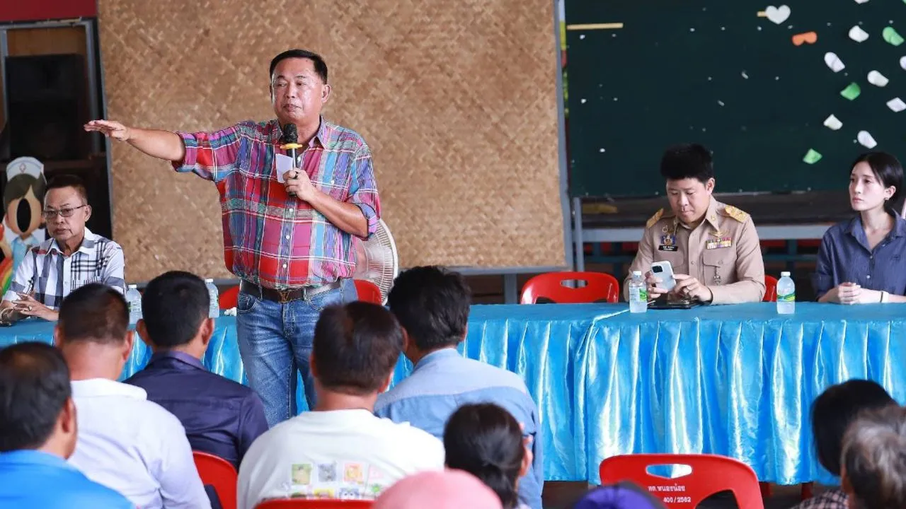'อนุชา' พร้อมชลประทานชัยนาท ฟังปัญหาเกษตรกรขาดแคลนน้ำทำนา จ่อเสนอถึงรัฐบาล