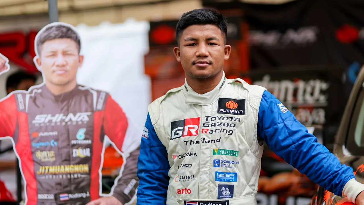 จากสังเวียนผ้าใบสู่สนามความเร็วของ 'รถถัง จิตรเมืองนนท์' ในศึก HILUX REVO ONE MAKE RACE