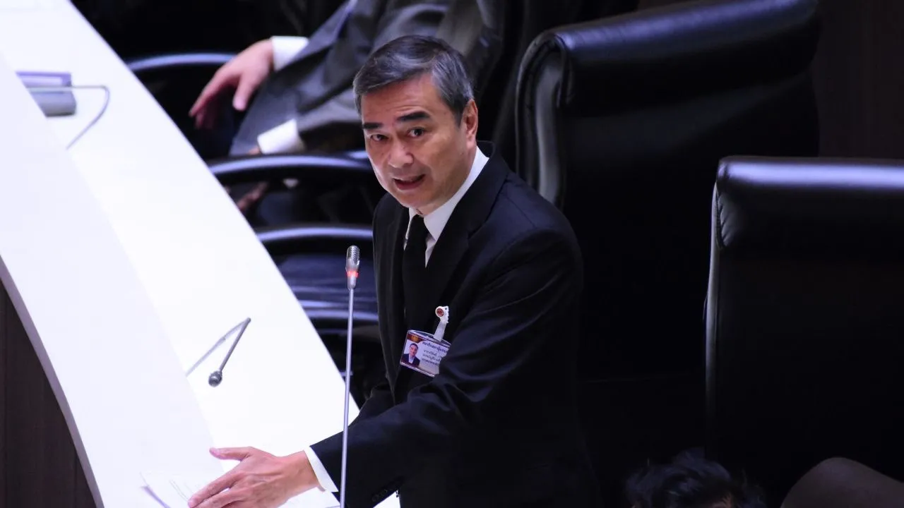 ปชป. ย้ำ 'อภิสิทธิ์' ชูปฏิรูประบบงบฯ เพื่อความยั่งยืน ไม่ได้พูดตัดบำนาญข้าราชการ