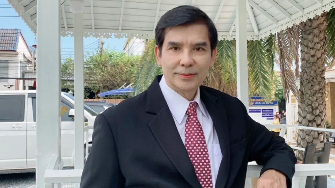 'พร้อมพงศ์' จี้รัฐบาลรื้อสูตรพลังงานทั้งระบบ ตั้งคำถาม ราคาน้ำมันไทยทำไมไม่ลดตามตลาดโลก