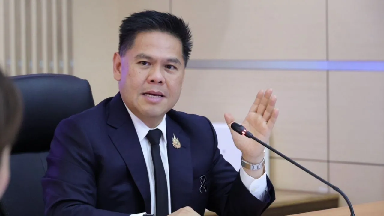 'วราวุธ' สั่งตรวจสอบเหตุ น้ำซัดกำแพงพัง หากเข้าข่ายโรงงาน เตรียมเอาผิดทันที