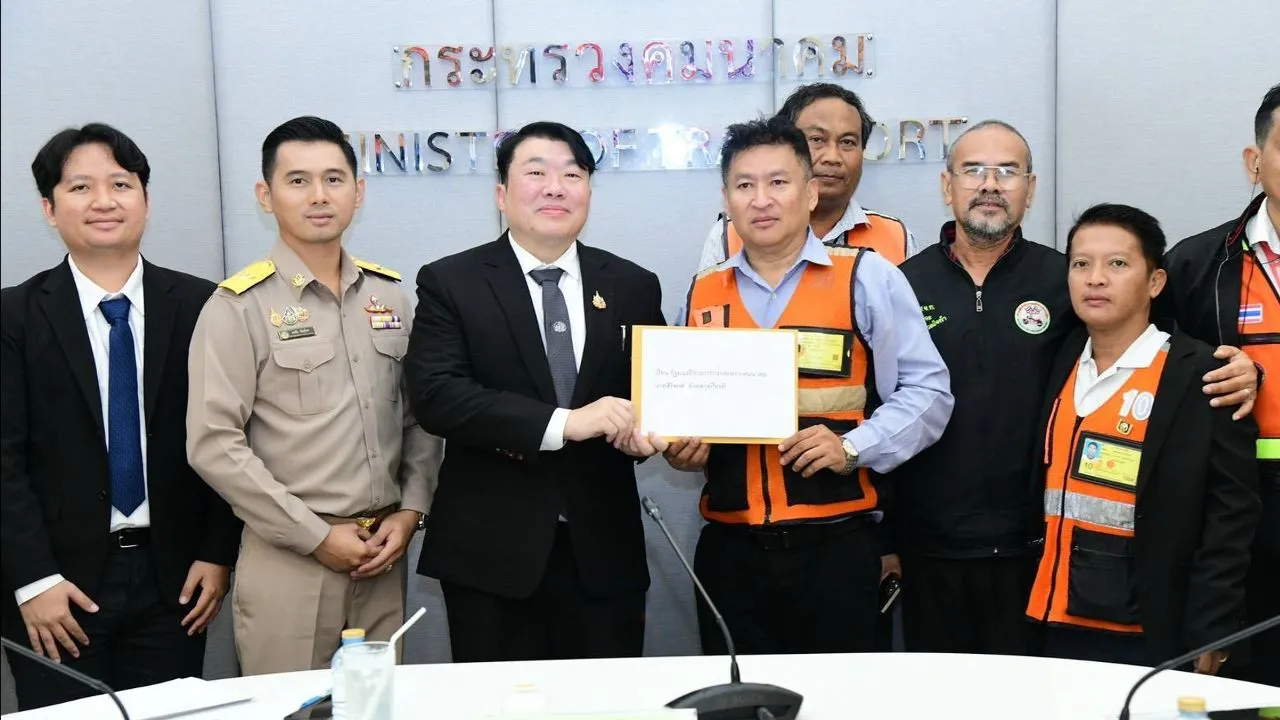 'สิริพงศ์' ถกสมาคมวิน EV รับประสาน กทม. เร่งรัดเปิดประชุมการรับลงทะเบียนผู้ขับวิน