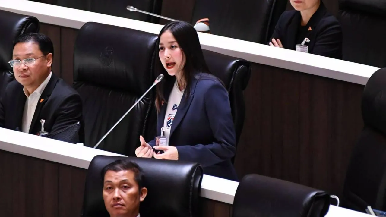 'ชลณัฏฐ์' อัดยับงบฯ กกท. เทผลประโยชน์ลง 'บุรีรัมย์-ศรีสะเกษ' เกินจำเป็น