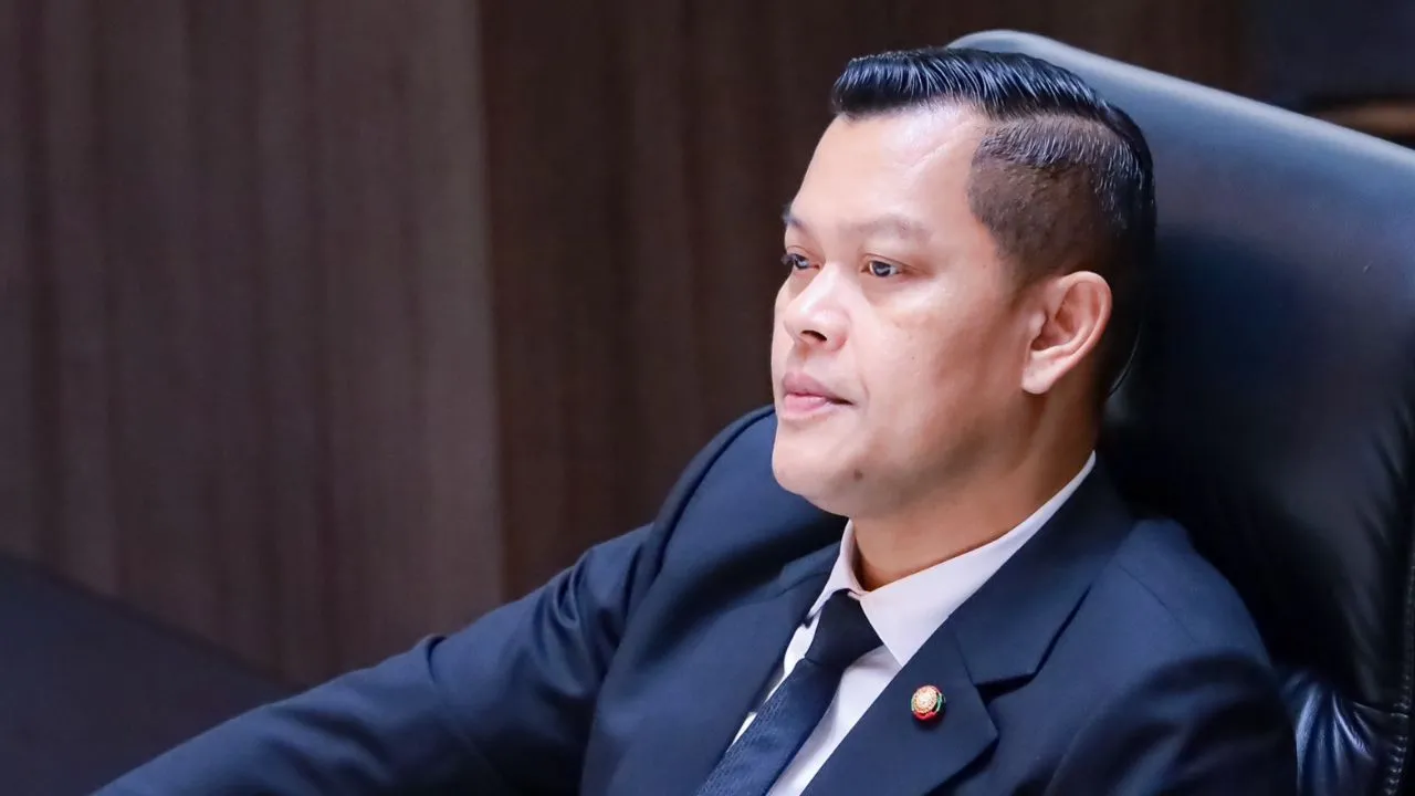 'ธนกร' ย้ำรัฐบาลจำเป็นต้องออก พ.ร.ก.กู้เงิน 4 แสนล้าน แก้วิกฤต ย้อน 'เท้ง' เลิกเล่นเกมการเมือง