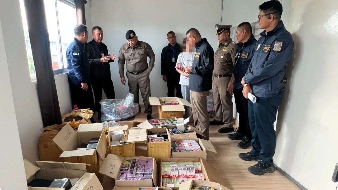 ค้น 2 จุดย่านบางแค รวบผู้ค้าระดับหัวจ่าย 'บุหรี่ไฟฟ้า' ยึดของกลาง 5 หมื่นชิ้น