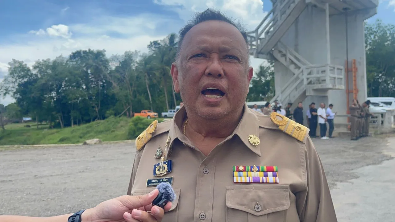'นายกแป้น' พ้อของบฯ ไปถูกตัด ได้แค่เรือยาง-รถสิบล้อ โต้มี 200 ล้าน ตอนนี้เหลือ 42 ล้าน