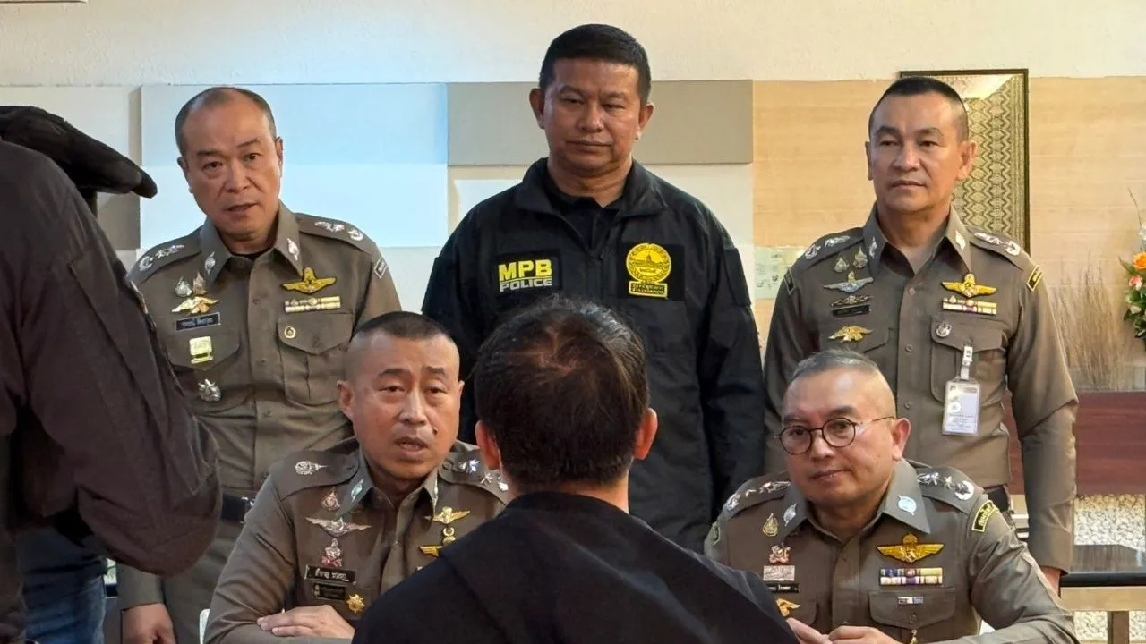 รวบ 'เอกวิทย์' เครือข่ายลักลอบนำเข้า 'เฮโรอีน' ซุกในกระเป๋าผ้าลายช้าง