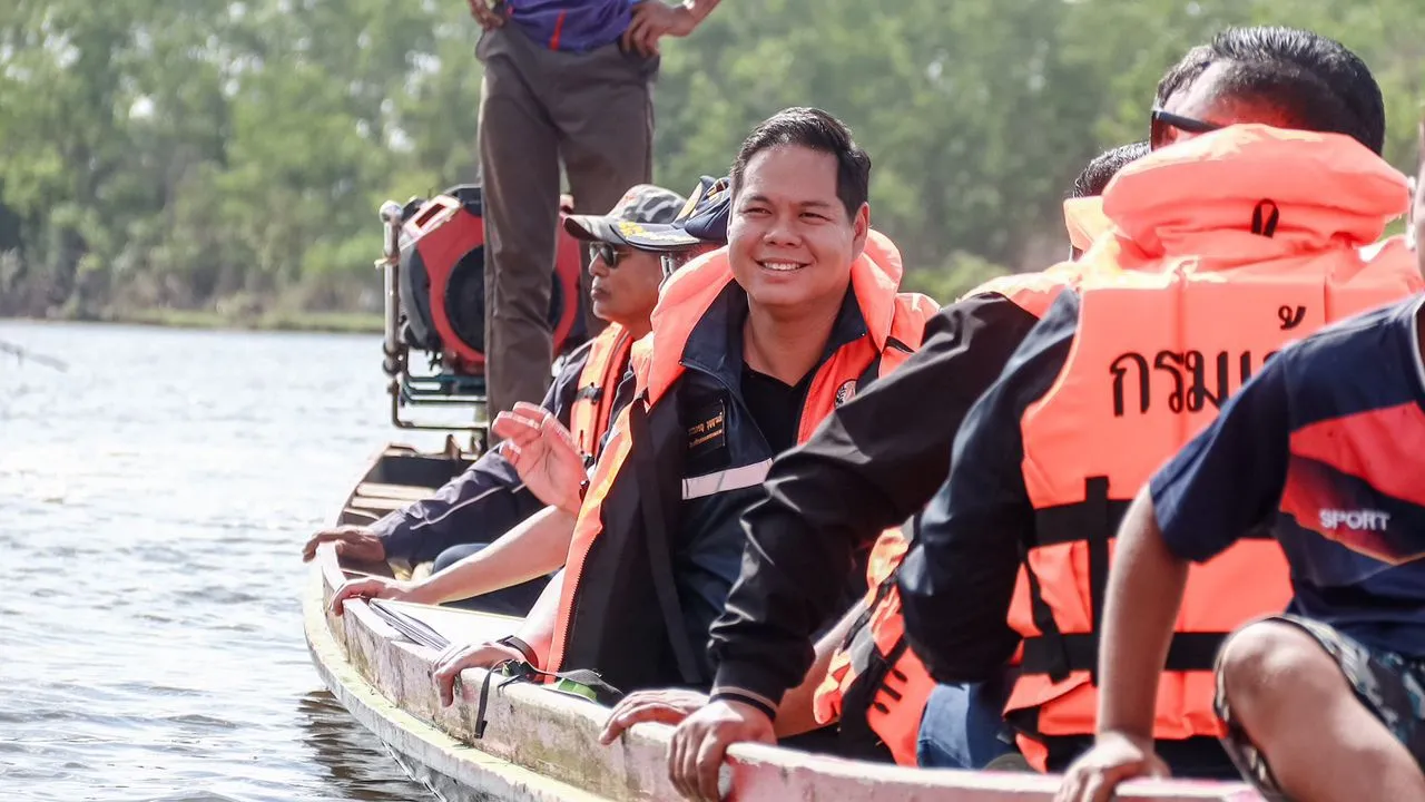 'สรรเพชญ' สั่งขุดลอกคลอง ร.1-ร.3-อู่ตะเภา แก้ร่องน้ำตื้น ป้องกันน้ำท่วมหาดใหญ่