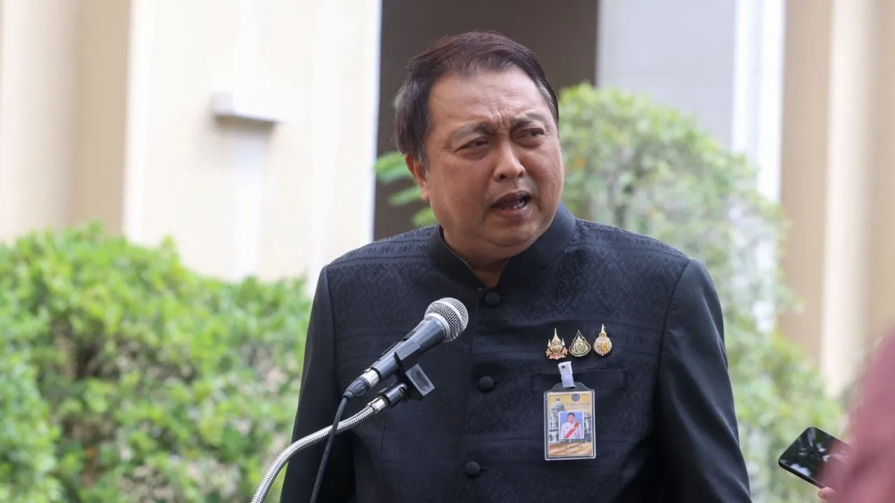 'สุชาติ' ยันดำเนินการถึงที่สุด นายทุนภูเก็ตรุกหาด ไม่กลัวฟ้องศาลปกครอง