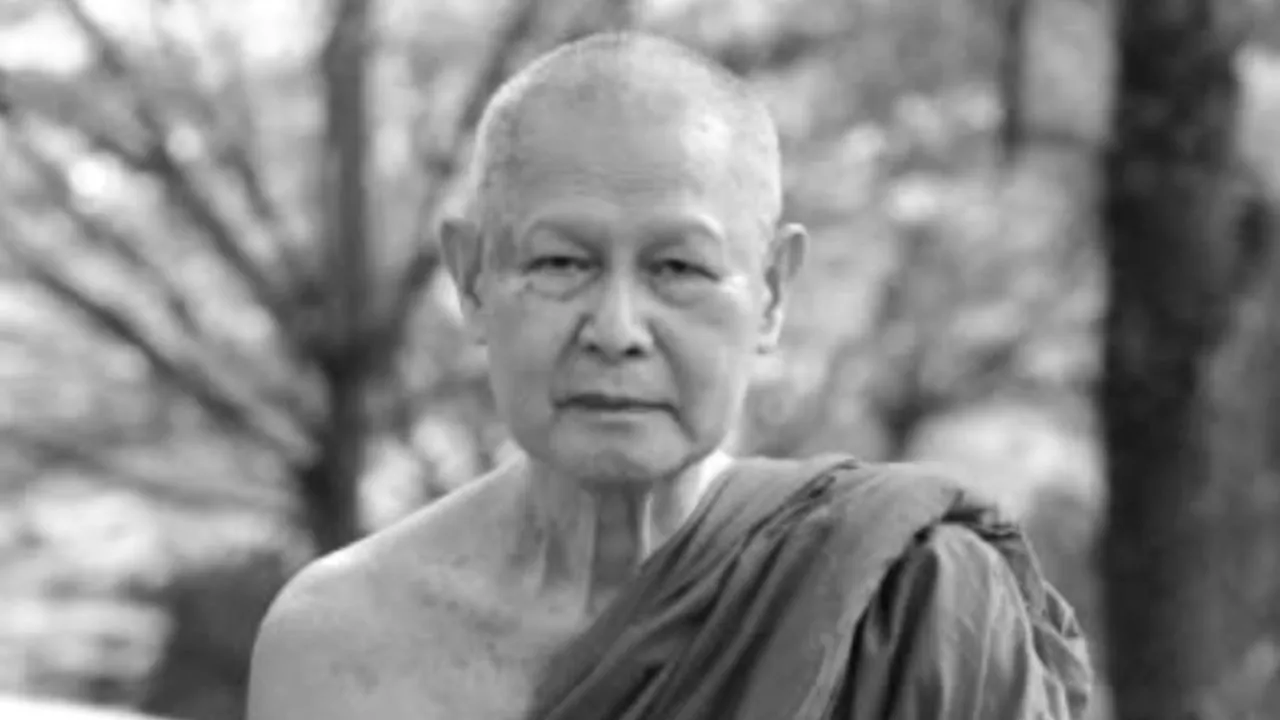 อาลัย 'หลวงปู่ทิวา' ผู้ช่วยเจ้าอาวาสวัดปทุมวนาราม ละสังขาร สิริอายุ 93 ปี