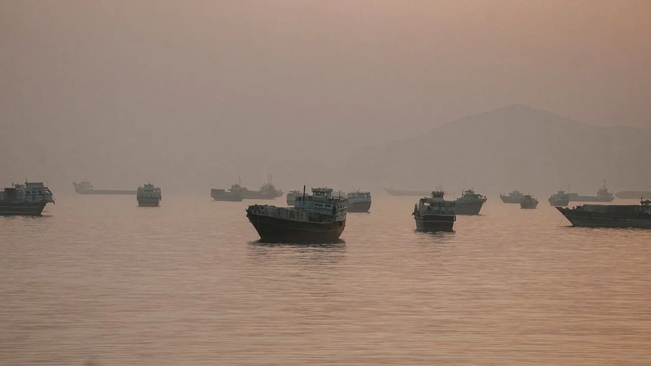 สหรัฐฯ โจมตีเรือบรรทุกน้ำมันในอ่าวเปอร์เซีย อ้างละเมิดมาตรการปิดล้อม